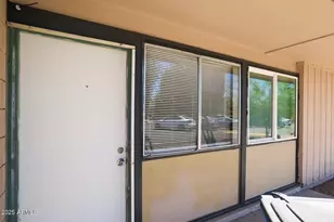 2018 W Cactus Rd, Phoenix, AZ 85029 - Photo 17