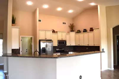 727 W Zion Lane, San Tan Valley, AZ 85143 - Photo 5