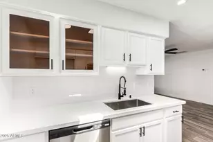 9035 W Elm St, Phoenix, AZ 85037 - Photo 11