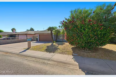 6437 W College Drive, Phoenix, AZ 85033 - Photo 3