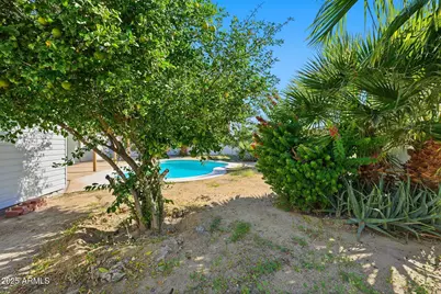 6437 W College Drive, Phoenix, AZ 85033 - Photo 33