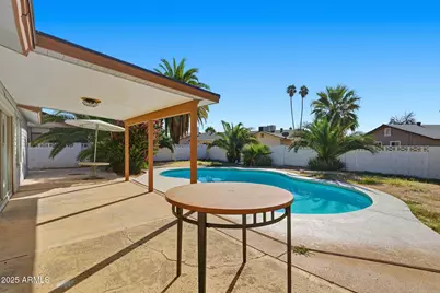 6437 W College Drive, Phoenix, AZ 85033 - Photo 31