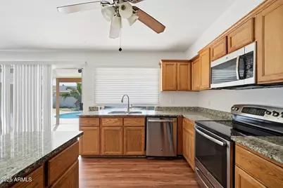 6437 W College Drive, Phoenix, AZ 85033 - Photo 13