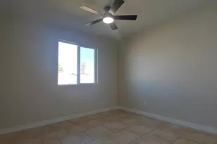 3852 W Earll Dr, Phoenix, AZ 85019 - Photo 9