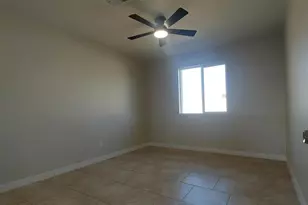 3852 W Earll Dr, Phoenix, AZ 85019 - Photo 11