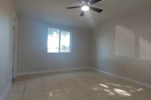 3852 W Earll Dr, Phoenix, AZ 85019 - Photo 13