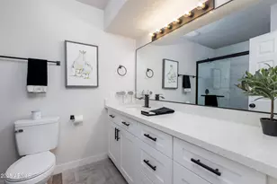 2936 W Michelle Dr, Phoenix, AZ 85053 - Photo 17