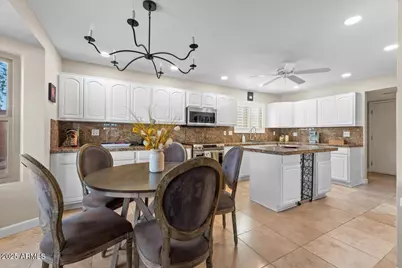 11552 W Sage Drive, Avondale, AZ 85392 - Photo 7