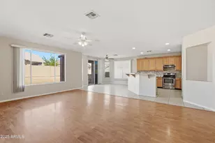 10910 W Davis Ln, Avondale, AZ 85323 - Photo 7