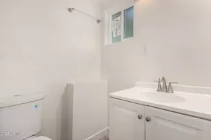 7808 W Clarendon Ave, Phoenix, AZ 85033 - Photo 19