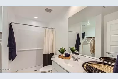 25097 N 174th Lane, Surprise, AZ 85387 - Photo 11