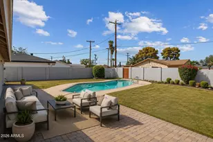 8638 E Palm Ln, Scottsdale, AZ 85257 - Photo 1