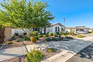 7588 S Peppertree Dr, Gilbert, AZ 85298 - Photo 9