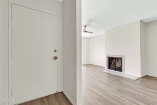 5525 E Thomas Rd, Phoenix, AZ 85018 - Photo 13