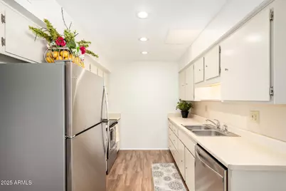 10027 W Forrester Drive, Sun City, AZ 85351 - Photo 9