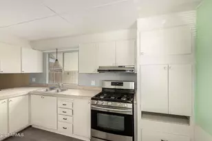 10401 N Cave Creek Rd, Phoenix, AZ 85020 - Photo 11