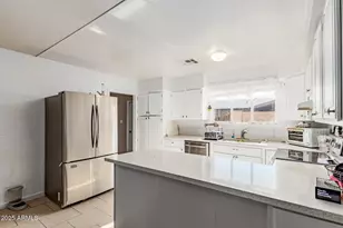 2938 N 50th Dr, Phoenix, AZ 85031 - Photo 3