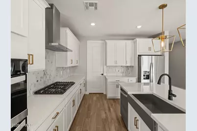 17866 W Elm Street, Goodyear, AZ 85395 - Photo 7