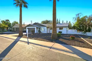 233 E Huntington Dr, Tempe, AZ 85282 - Photo 3