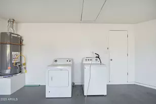 233 E Huntington Dr, Tempe, AZ 85282 - Photo 31