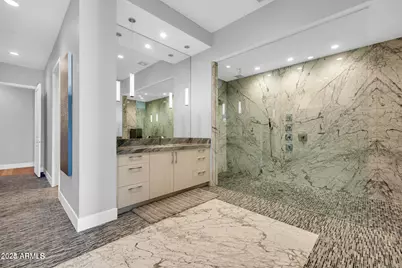 2 Biltmore Estate #109, Phoenix, AZ 85016 - Photo 13