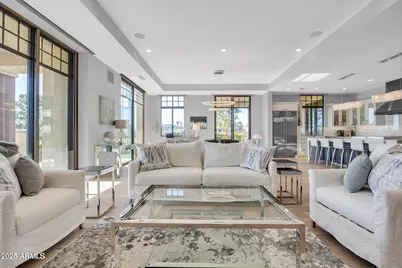 2 Biltmore Estate #109, Phoenix, AZ 85016 - Photo 1