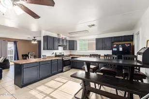 3049 N 53rd Dr, Phoenix, AZ 85031 - Photo 11