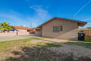3049 N 53rd Dr, Phoenix, AZ 85031 - Photo 3