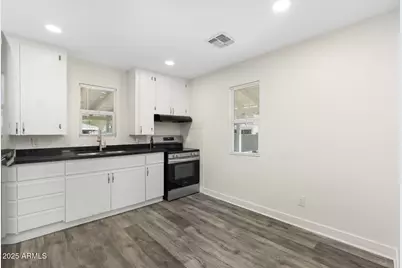402 W Wier Avenue, Phoenix, AZ 85041 - Photo 11