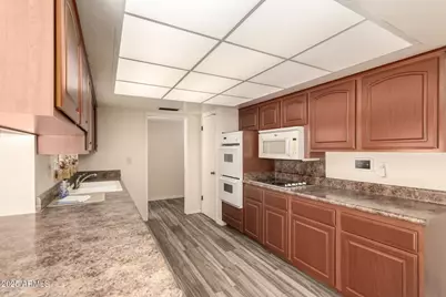 10427 W Roundelay Circle, Sun City, AZ 85351 - Photo 17