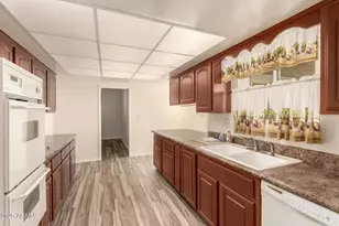 10427 W Roundelay Cir, Sun City, AZ 85351 - Photo 15