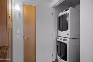 7137 E Rancho Vista Dr, Scottsdale, AZ 85251 - Photo 17