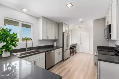 10544 W Prairie Hills Circle, Sun City, AZ 85351 - Photo 1