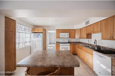 530 W 15th Street, Tempe, AZ 85281 - Photo 9