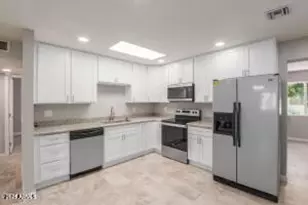 11017 W Alabama Ave, Sun City, AZ 85351 - Photo 9