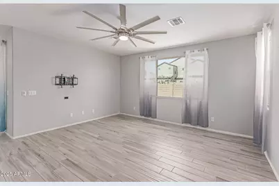 8010 W Atlantis Way, Phoenix, AZ 85043 - Photo 9