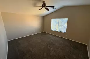 8102 W Hammond Ln, Phoenix, AZ 85043 - Photo 15