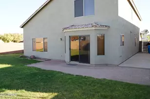 8102 W Hammond Ln, Phoenix, AZ 85043 - Photo 15