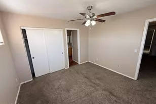 8102 W Hammond Ln, Phoenix, AZ 85043 - Photo 23