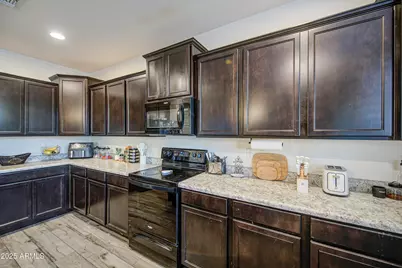 10426 W Crown King Road, Tolleson, AZ 85353 - Photo 13