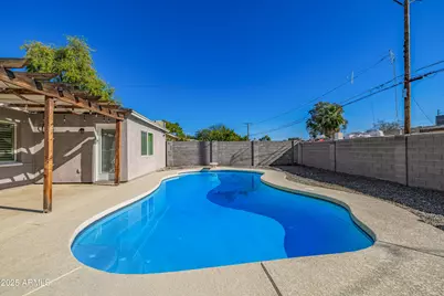 2439 E Minnezona Avenue, Phoenix, AZ 85016 - Photo 23