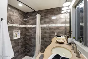 7802 E MacKenzie Dr, Scottsdale, AZ 85251 - Photo 19