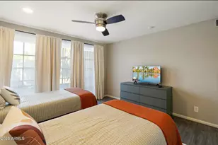 7802 E MacKenzie Dr, Scottsdale, AZ 85251 - Photo 15