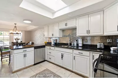 7802 E Mackenzie Drive, Scottsdale, AZ 85251 - Photo 11