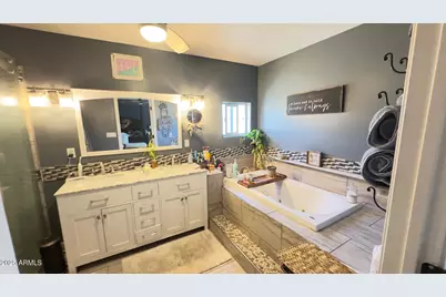 19549 E Scenic Loop Road E, Black Canyon City, AZ 85324 - Photo 23