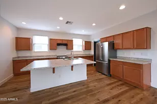 10037 W Cashman Dr, Peoria, AZ 85383 - Photo 15