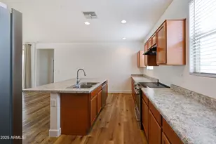 10037 W Cashman Dr, Peoria, AZ 85383 - Photo 11