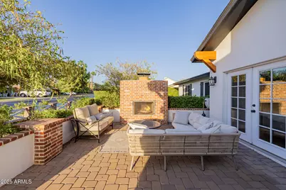 4021 E Glenrosa Avenue, Phoenix, AZ 85018 - Photo 17