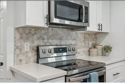 8302 E Windsor Avenue, Scottsdale, AZ 85257 - Photo 9