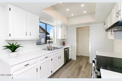 1519 W Mission Drive, Chandler, AZ 85224 - Photo 11